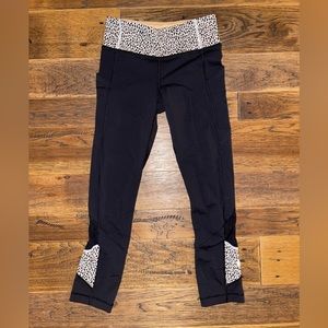 Lululemon Pace Rival Black Mosaic Leggings - Sz 2 pockets & zipper!!!